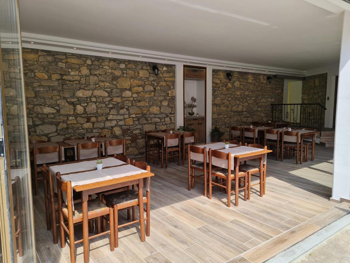 Restaurant & Apartments Getaway Pri Kobalu Випава Екстериор снимка