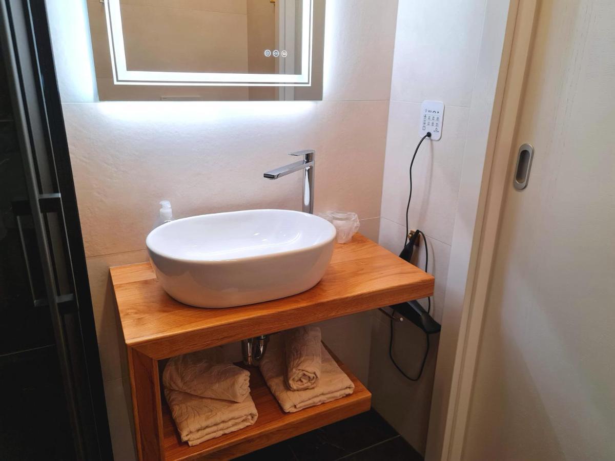 Restaurant & Apartments Getaway Pri Kobalu Випава Екстериор снимка