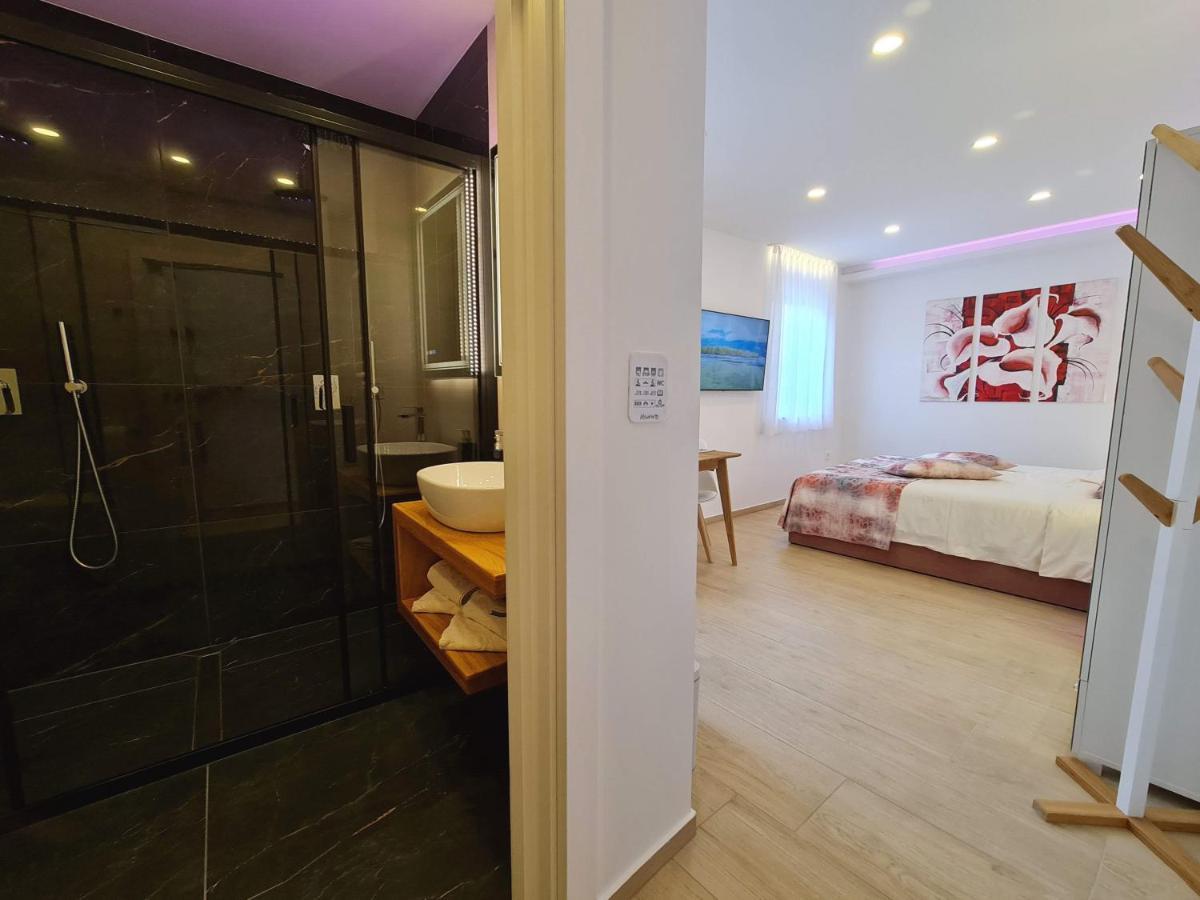 Restaurant & Apartments Getaway Pri Kobalu Випава Екстериор снимка