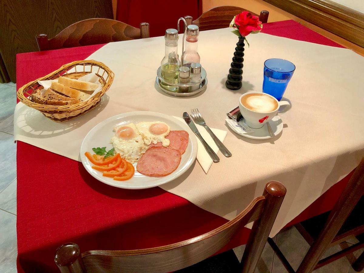 Restaurant & Apartments Getaway Pri Kobalu Випава Екстериор снимка